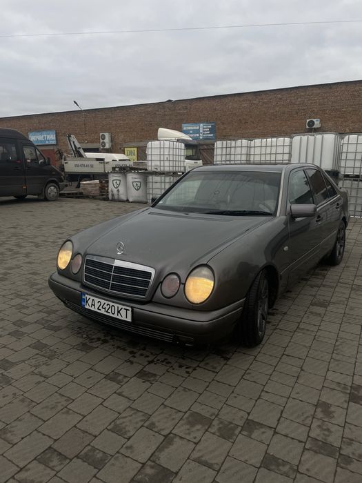 Продам mercedes w210