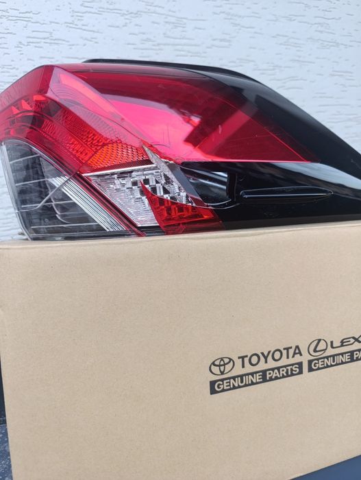 Фара задня права