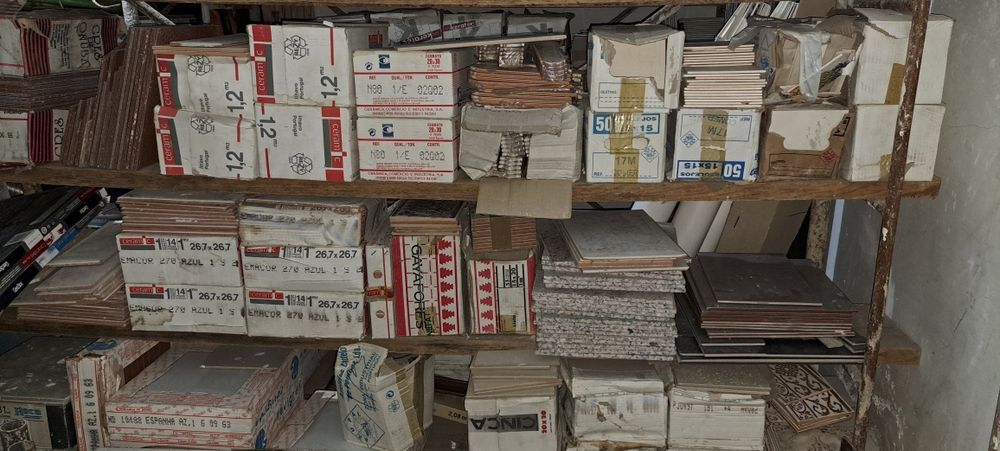 Azulejos, Pavimento Tijoleira