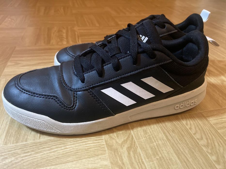 Adidas кроси 38 розмір