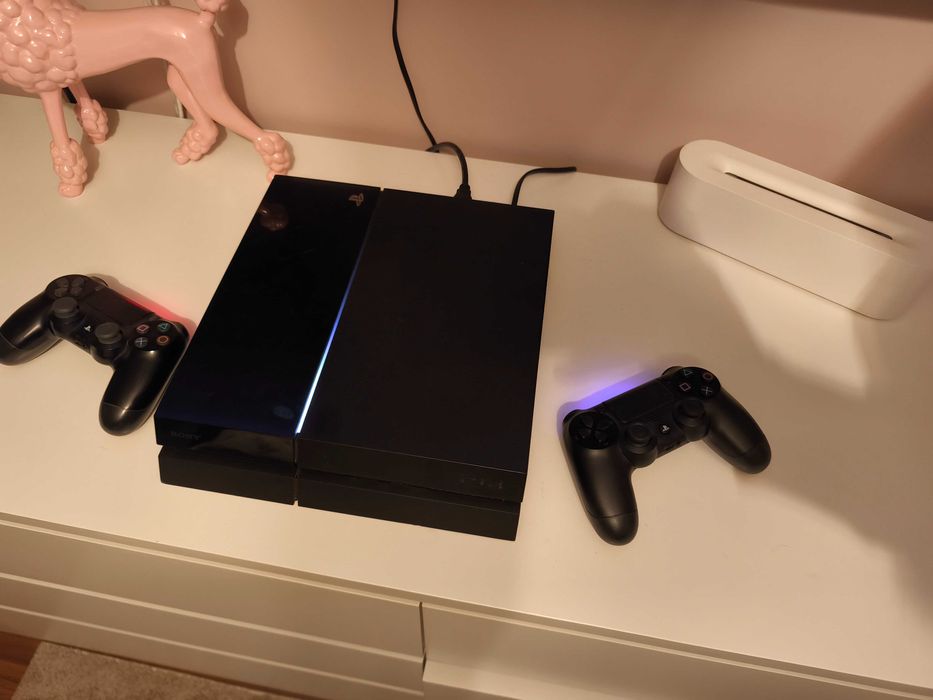 Konsola PS4 1TB + 2 oryginalny pady Sony + okablowanie Playstation 4