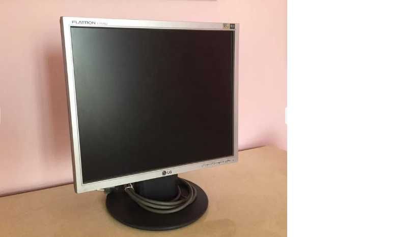 Монитор Lg  L1751SQ