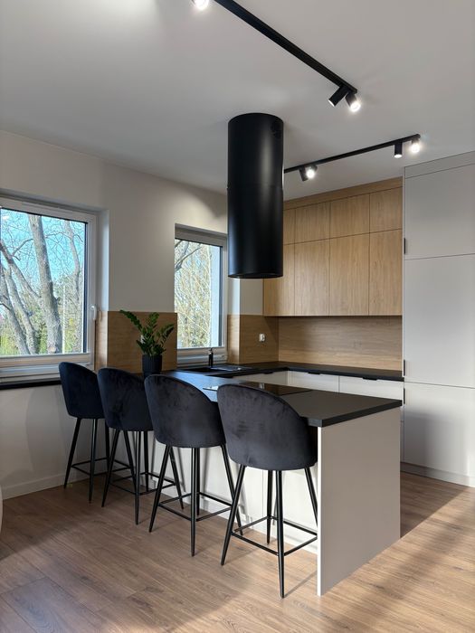 Nowe mieszkanie 80 m2, duży balkon, miejsce parkingowe.