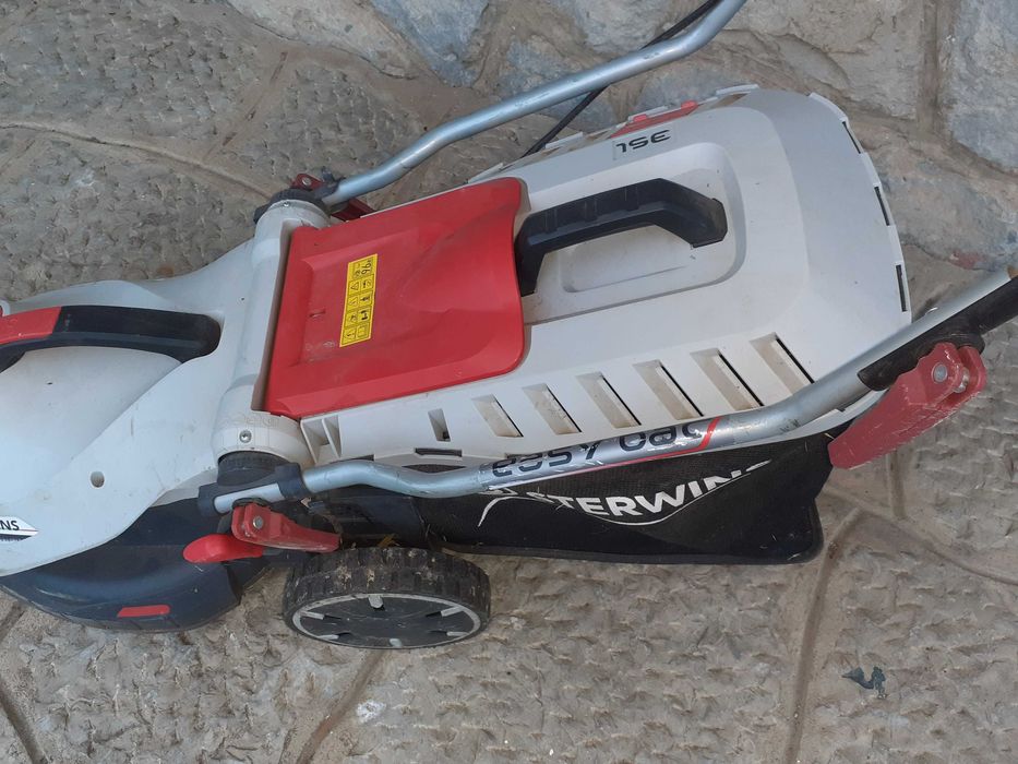 Máquina corta relva para peças