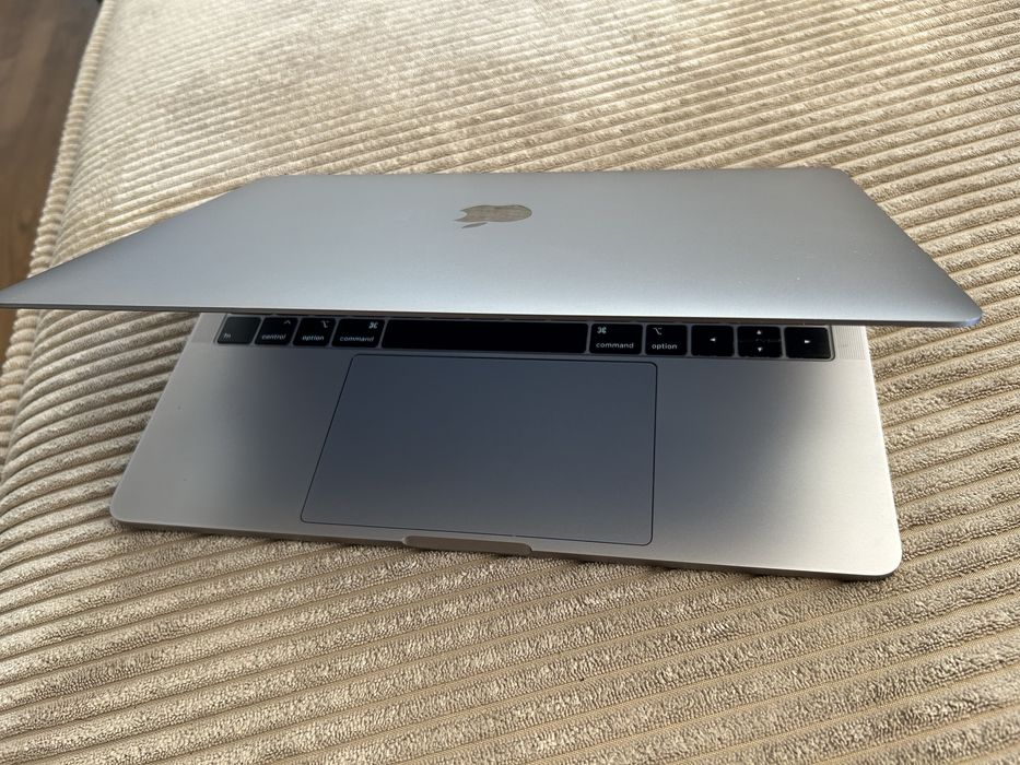 Apple Macbook PRO A1989 2.8Ghz i7 /16GB/ 512GB