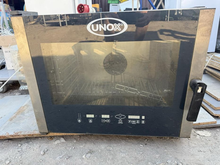 пароконвектомат UNOX XVC 304 (5 уровней)