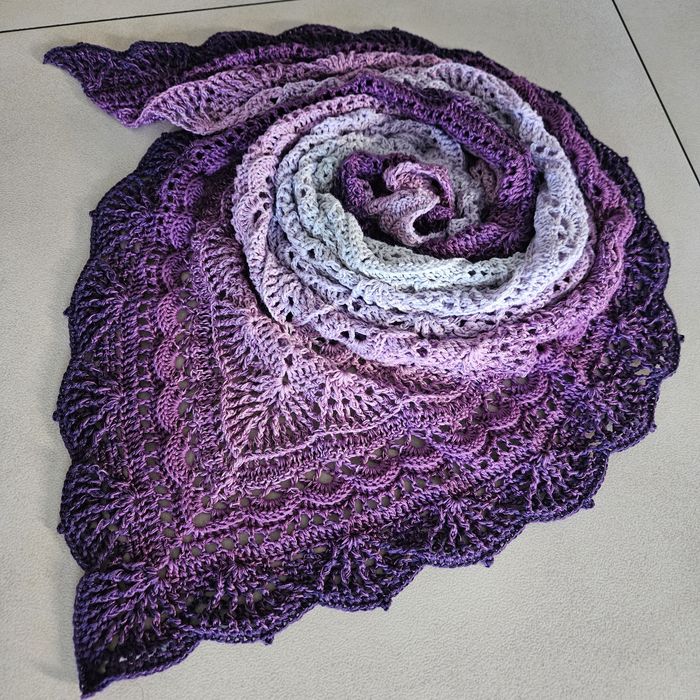 Chusta robiona na szydełku rękodzieło Handmade