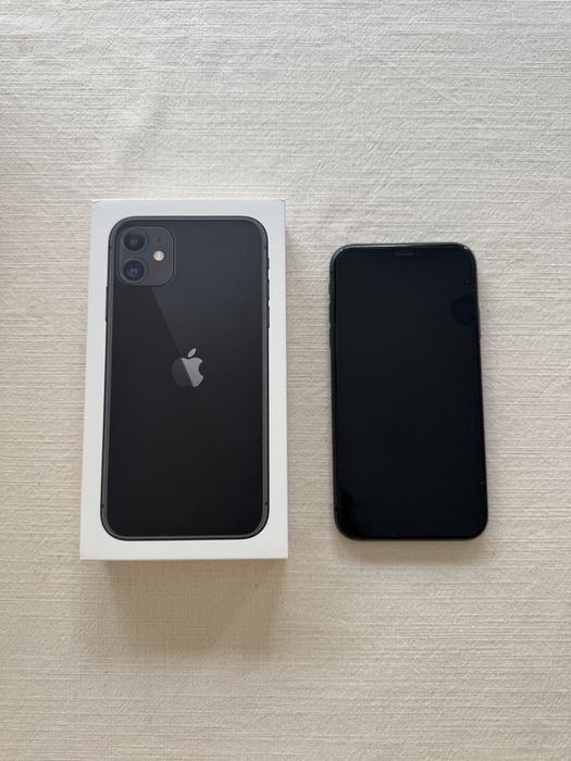 iPhone 11 64 GB com AirPods