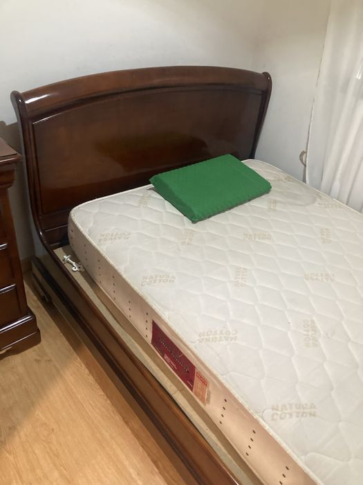 Cama, Cómoda, Mesas Cabeceira e Roupeiro