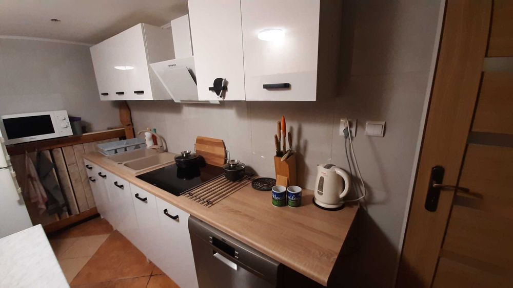 Noclegi u Iwony   (atrakcyjne tanie noclegi służbowe i turystyczne ]