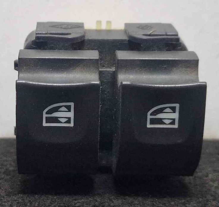 Comando / Botão / Interruptor Vidros Frente Esquerdo 254118044R - RENAULT CLIO IV