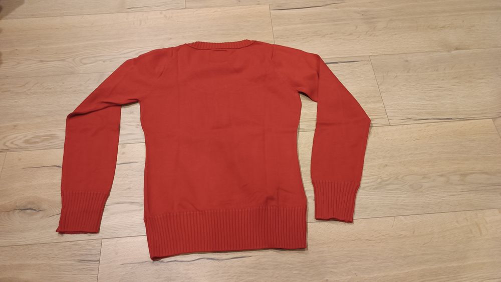 Czerwony sweter L