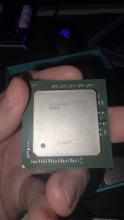 Processadores Intel e AMD Opteron