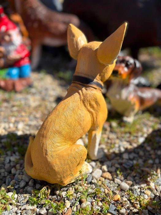 Figura ogrodowa Chihuahua