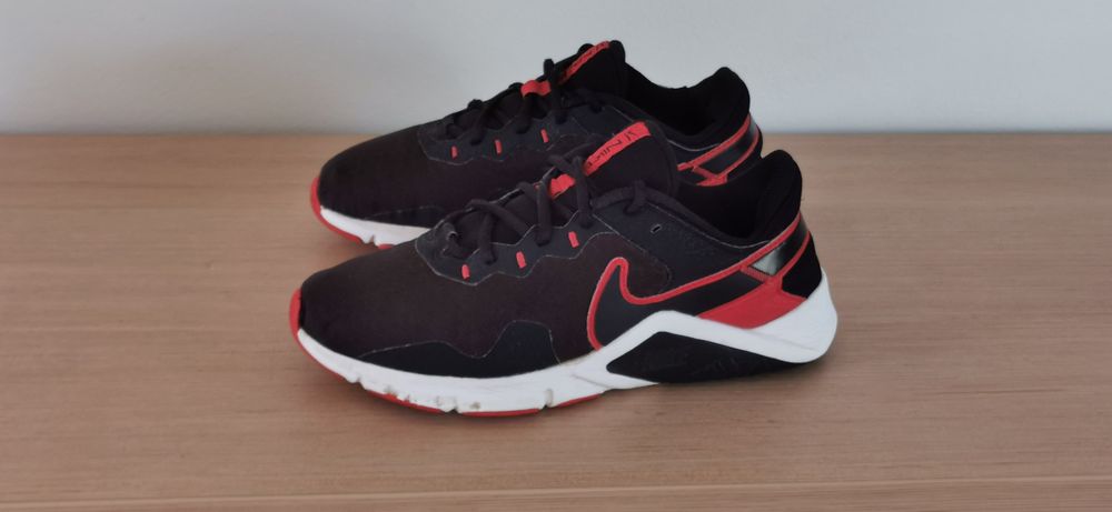 Buty Nike Legend Essential 2 Rozmiar 42 Wkładka 26,5 cm


 Rozmiar 42 Wkładka 26,5 cm