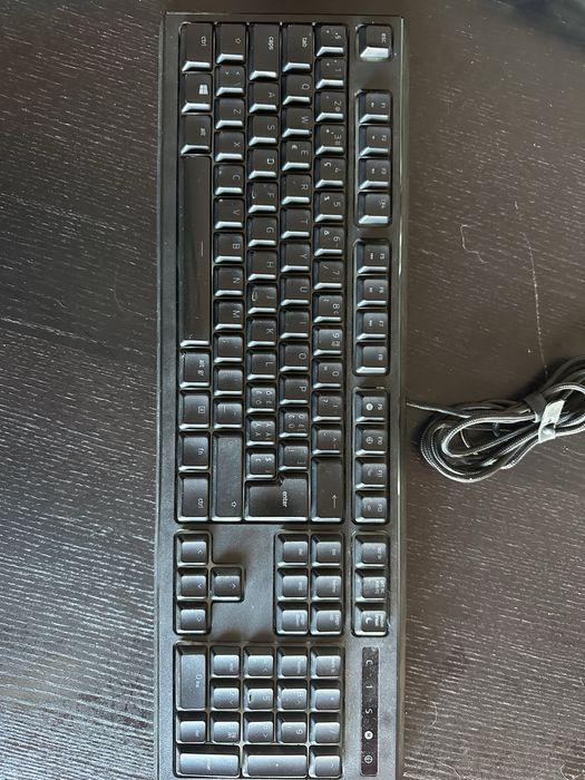 Teclado Razer Ornata Chroma RGB com apoio de pulso