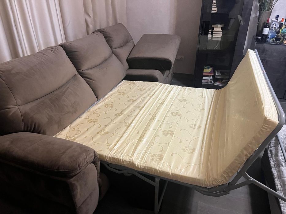 Продам розкладний диван не бувший у використанні.