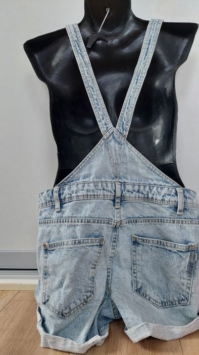 spodenki szorty jeansowe damskie ogrodniczki r.xxs Bershka