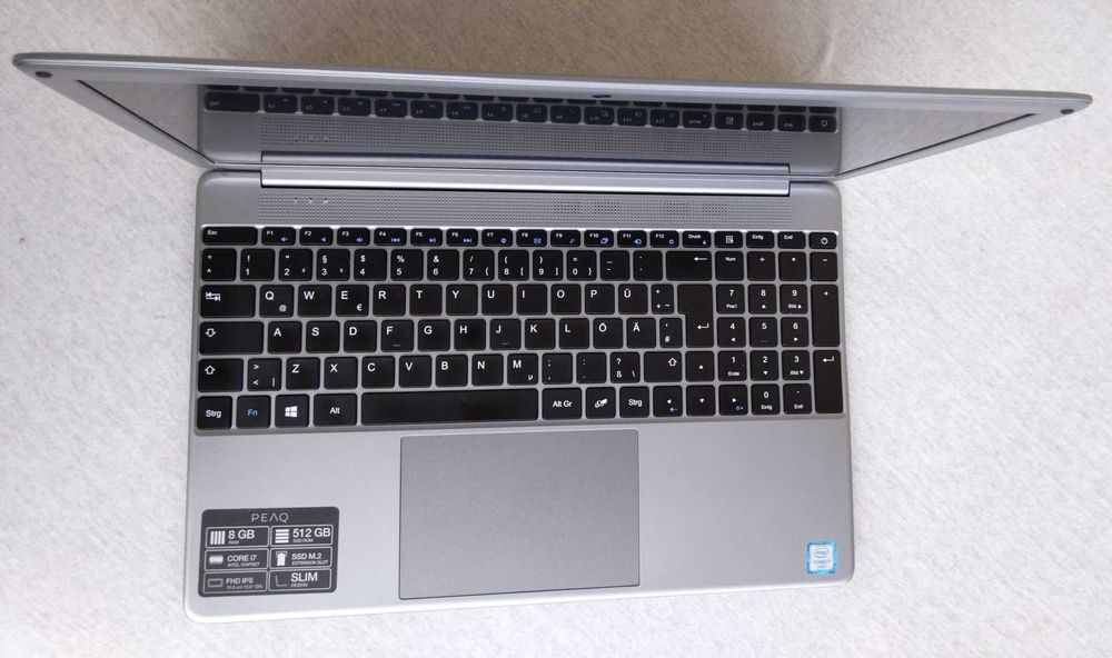 Notebook PEAQ C150 15,6" FHD/ i7-6560U/ SSD 180GB/ RAM 8 GB/ Iris 540