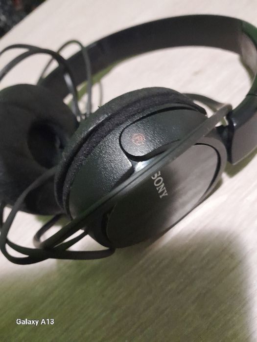 Продам наушніки SONY