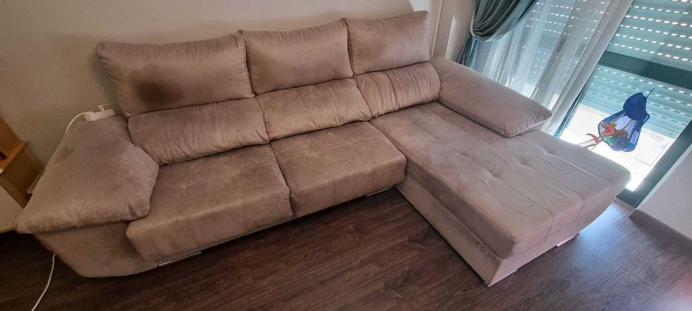 Sofá 3 lugares com chaise long - Bege VALOR NEGOCIÁVEL