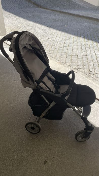 Carrinho de bebé leve e compacto – fácil de manobrar