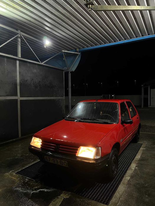 Peugeot 205