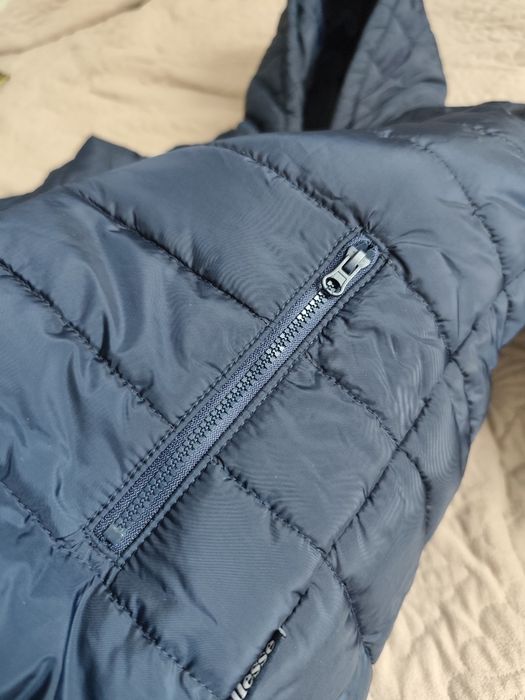 Куртка фірми ellesse