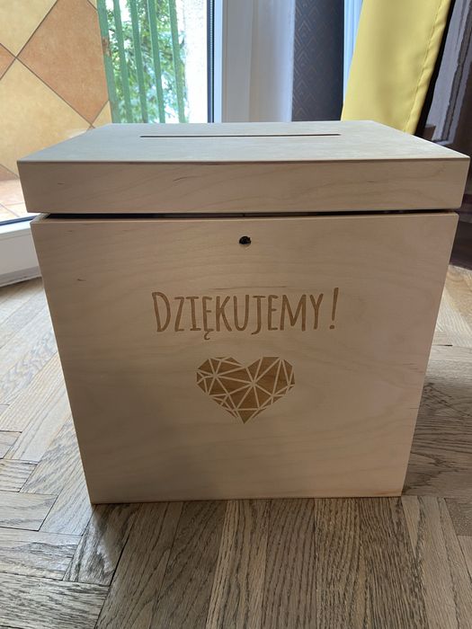 Pudełko na koperty z kluczykiem