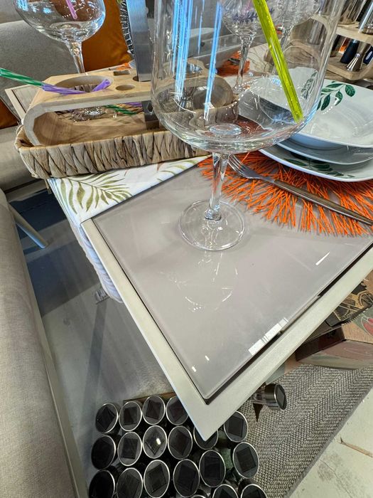 Mesa refeição em metal