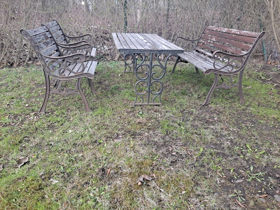 Meble ogrodowe żeliwne.