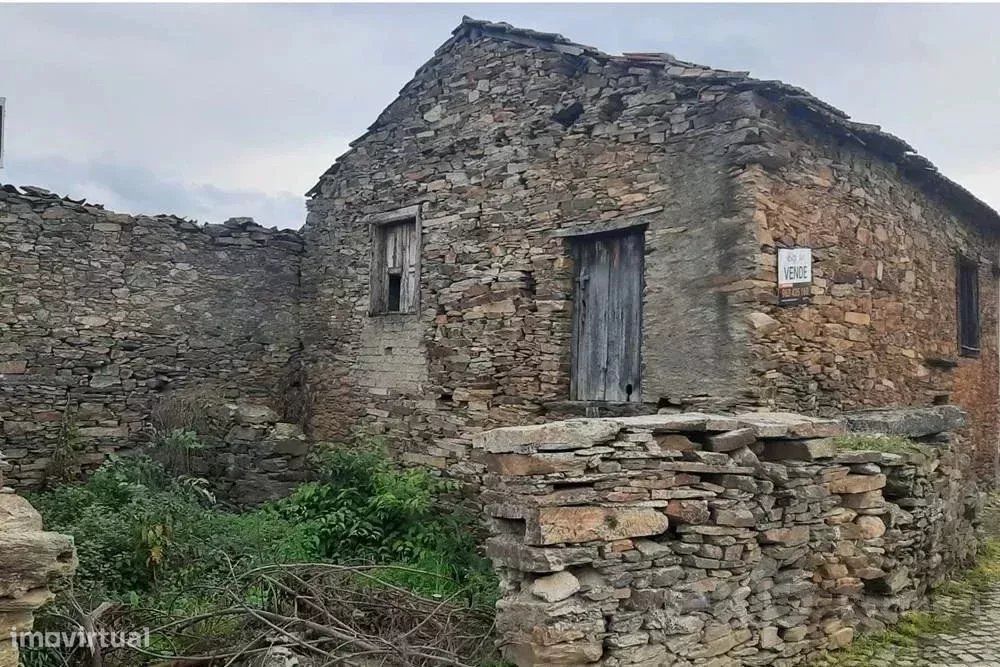 Casa de pedra em São Salvador, Mirandela