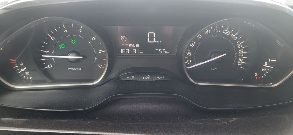 Peugeot 2008 1.2 benzyna