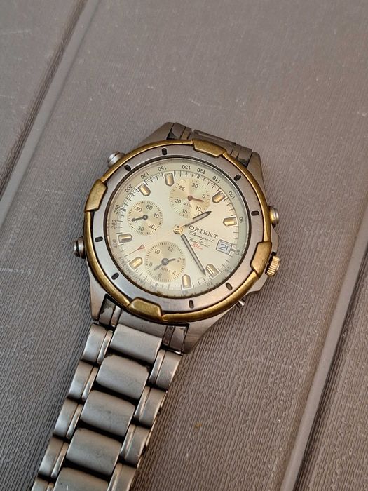 Годинник наручний ORIENT титановий.