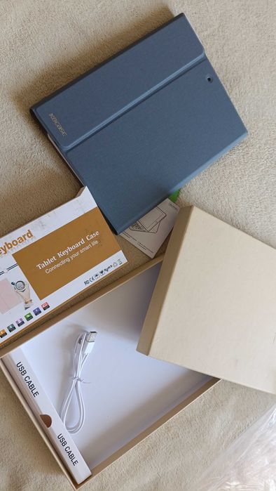 Чохол-клавіатура для iPad 9.7 та інших