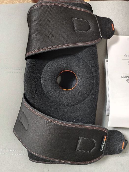 Ортез. Наколенник с металлическими вставками для сильной фиксации.