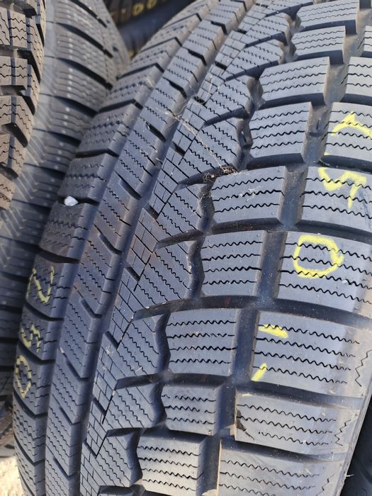 Opony zimowe jak nowe 235/60/18 Zeetex 2 sztuki 23r