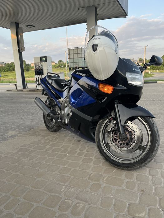 Кавасакі zzr600 1800$