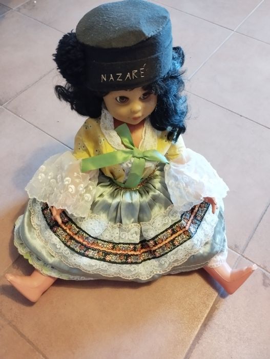 Boneca da Nazaré com sete saias