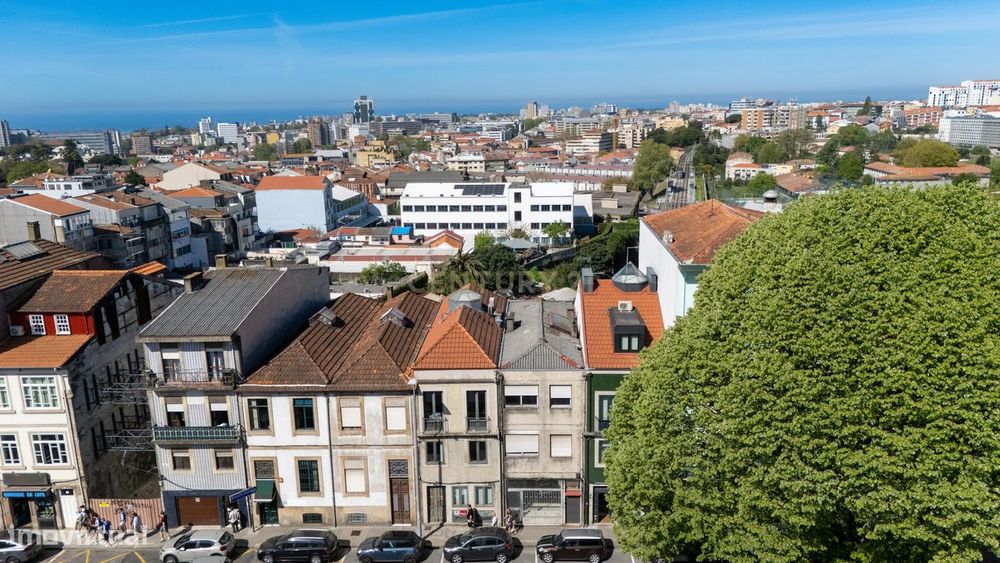 Building for Full Rehabilitation in Lapa | Excellent Investment Opportunity