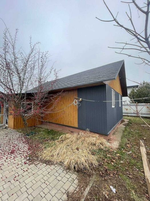 Продаж ділянки з двома будинками в селі Шпитьки, 214м2, без%