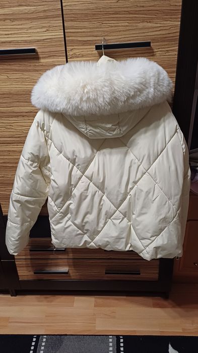 Зимова курточка жіноча