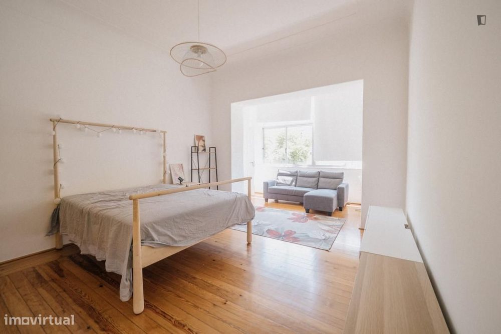 Quarto - localizado em Alcântara Lisbon