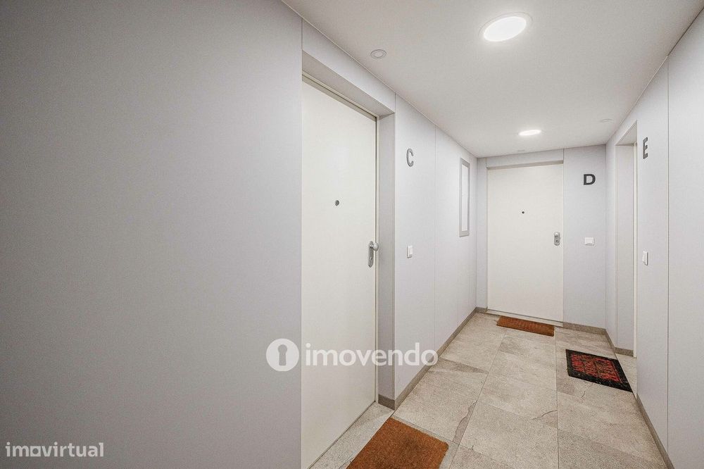 Apartamento T2 moderno, com estacionamento, na Alta de Lisboa