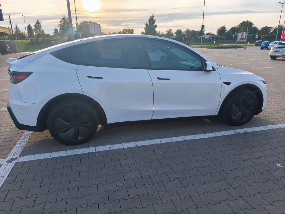 Tesla Model Y Tesla Y Juniper Long Range RWD niski przebieg