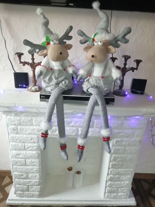 Олень новорічний, олень іграшка під ялинку, олень різдвяний