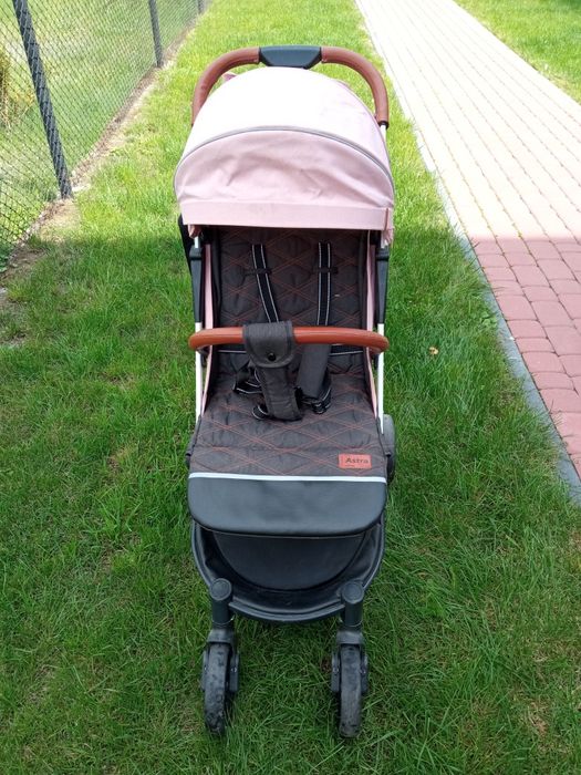 Sprzedam wózek spacerowy