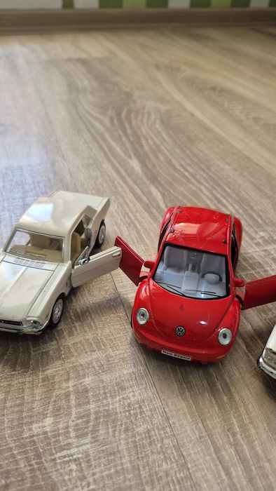 Машинки з інерційним механізмом