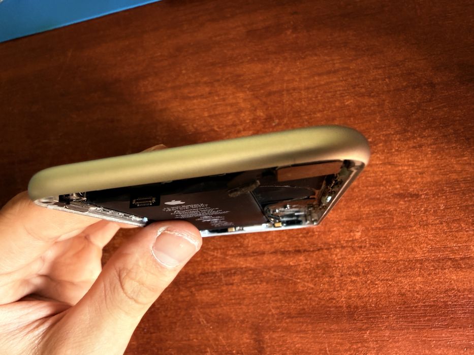 iPhone 8 новый (без мат. платы)