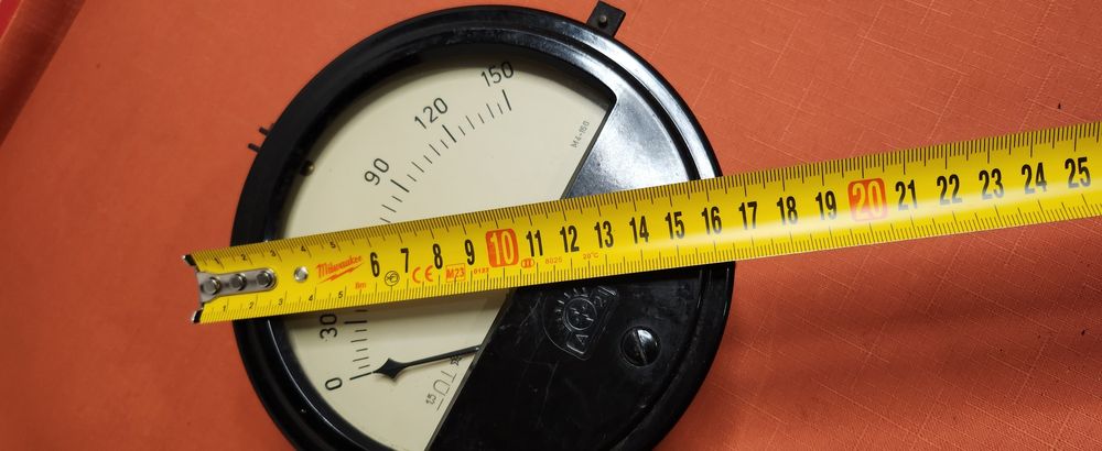 Przyrząd mierniczy woltomierz duży